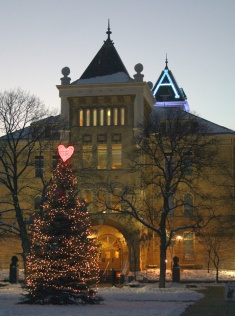 A Christmas night on the Quad